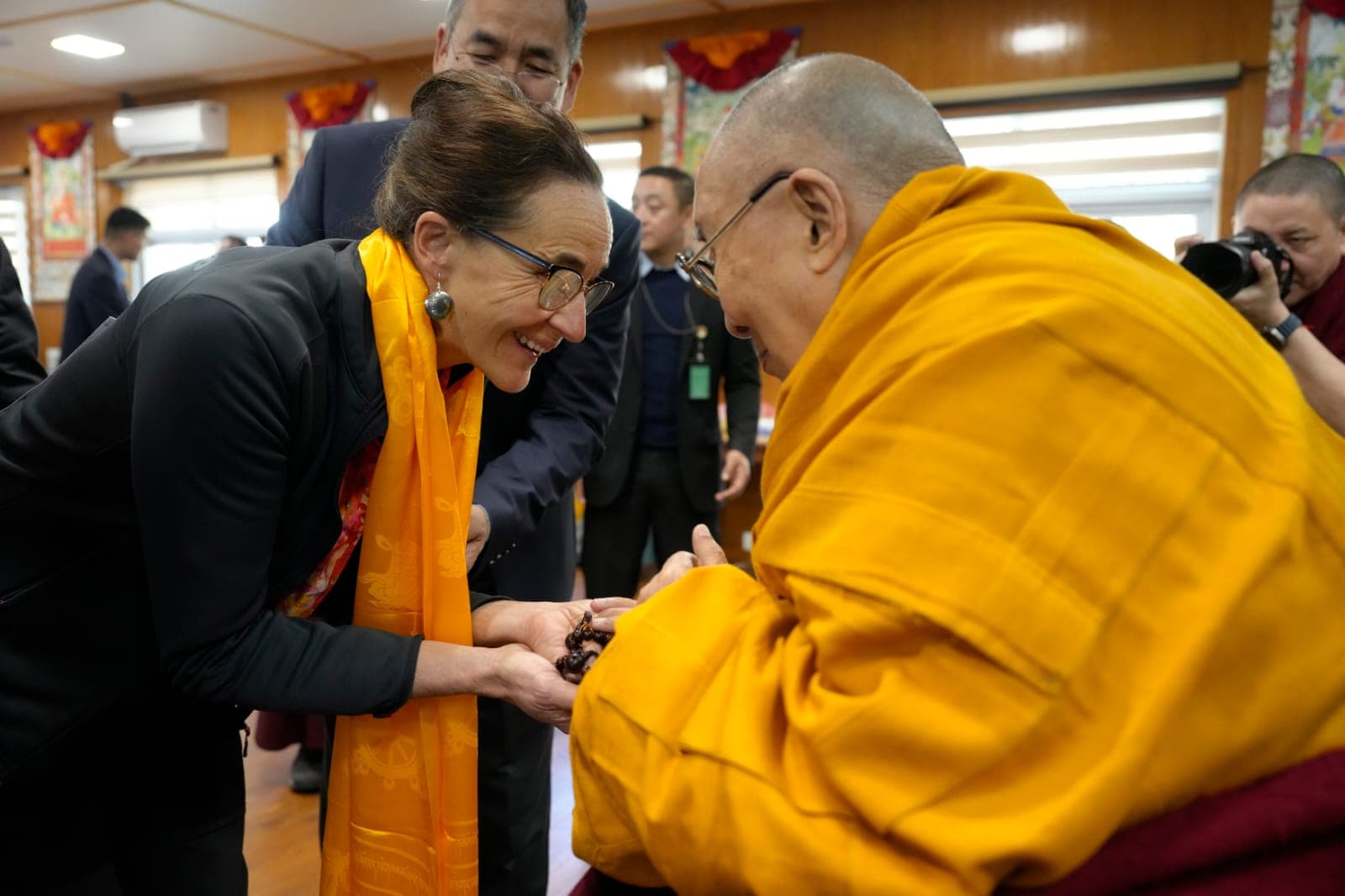 Marie Quintin avec le Dalaï-Lama à Dharamsala